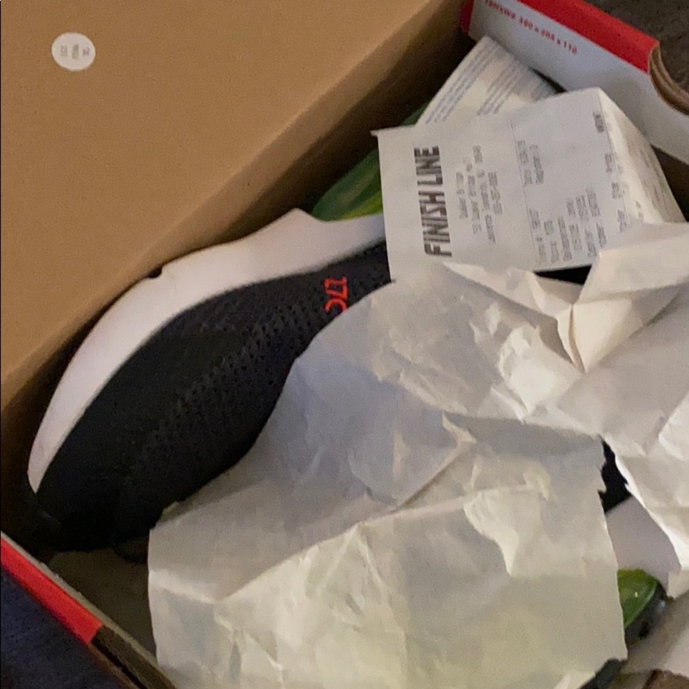 Sneakers - Picture 6 of 6